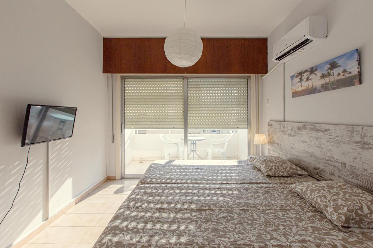 Furnished Seafront Studio Larnaca Dış mekan fotoğraf