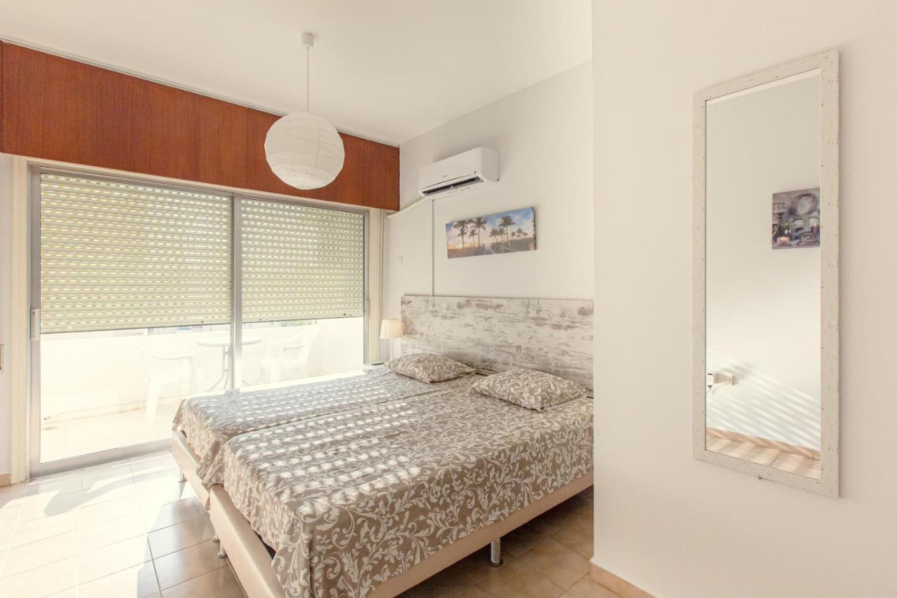 Furnished Seafront Studio Larnaca Dış mekan fotoğraf